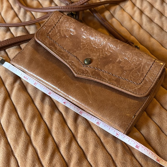 The Sak leather tobacco floral embossed hand wristlet or crossbody wallet purse - Picture 5 of 11